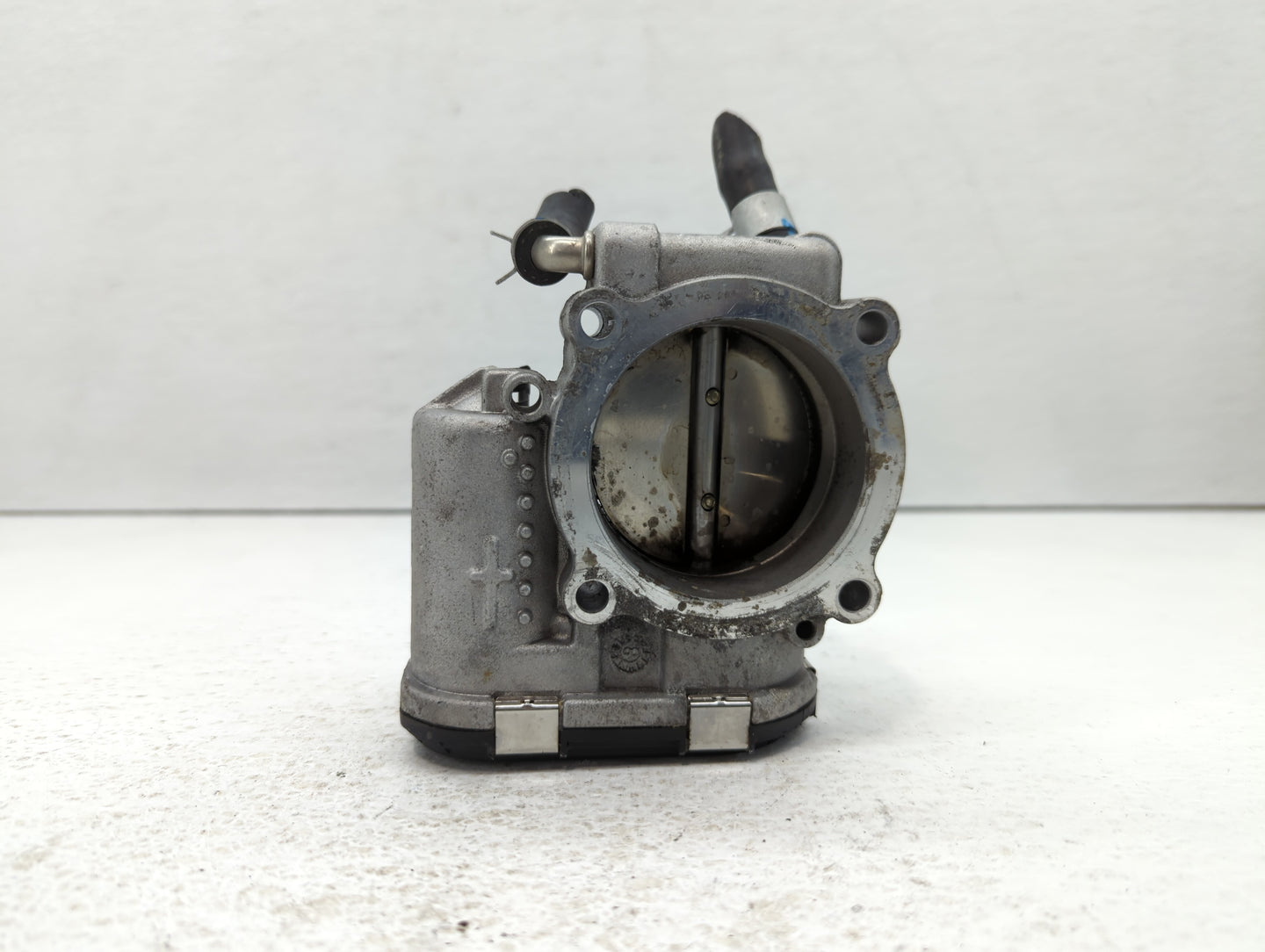 2015-2019 Hyundai Sonata Throttle Body P/N:35100-2G600 Fits Fits 2015 2016 2017 2018 2019 2020 2021 OEM Used Auto Parts - Oe