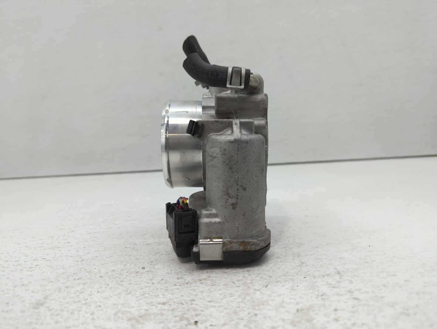 2015-2019 Hyundai Sonata Throttle Body P/N:35100-2G600 Fits Fits 2015 2016 2017 2018 2019 2020 2021 OEM Used Auto Parts - Oe