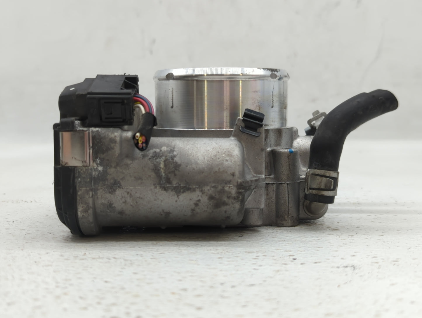 2015-2019 Hyundai Sonata Throttle Body P/N:35100-2G600 Fits Fits 2015 2016 2017 2018 2019 2020 2021 OEM Used Auto Parts - Oe