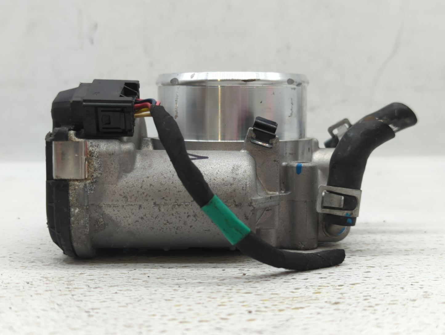 2015-2019 Hyundai Sonata Throttle Body P/N:35100-2G600 Fits Fits 2015 2016 2017 2018 2019 2020 2021 OEM Used Auto Parts - Oe