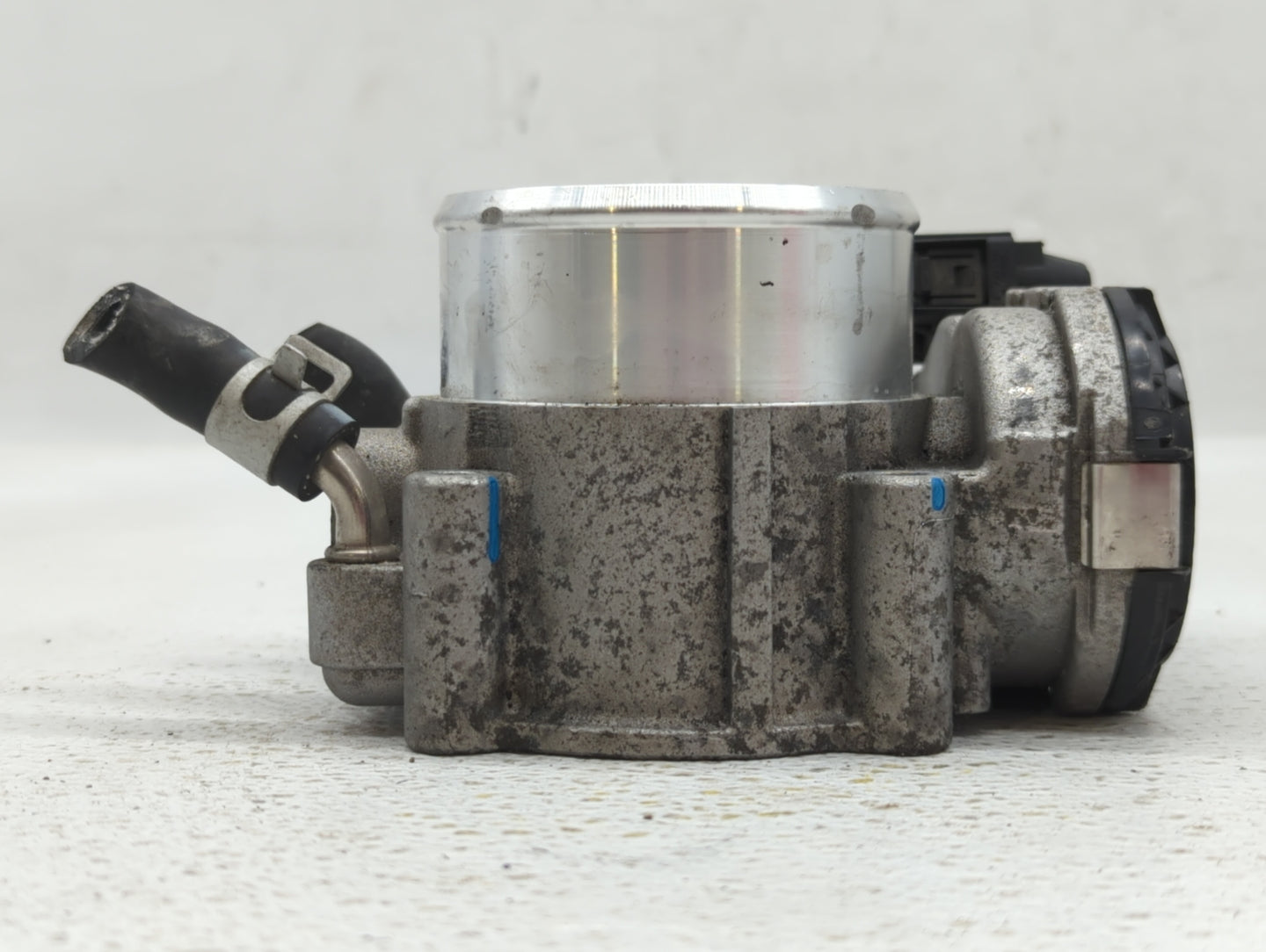 2015-2019 Hyundai Sonata Throttle Body P/N:35100-2G600 Fits Fits 2015 2016 2017 2018 2019 2020 2021 OEM Used Auto Parts - Oe