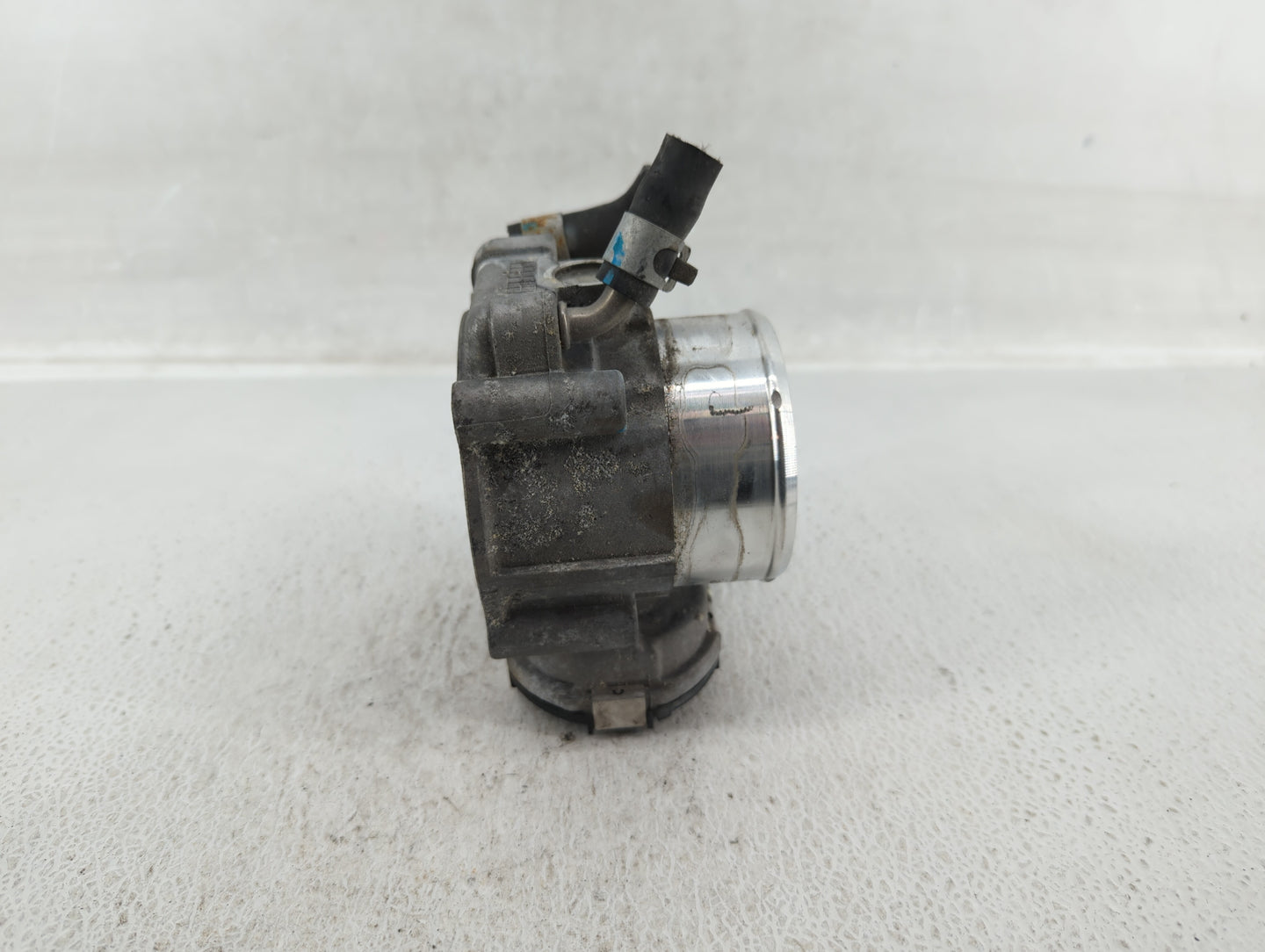 2015-2019 Hyundai Sonata Throttle Body P/N:35100-2G600 Fits Fits 2015 2016 2017 2018 2019 2020 2021 OEM Used Auto Parts - Oe
