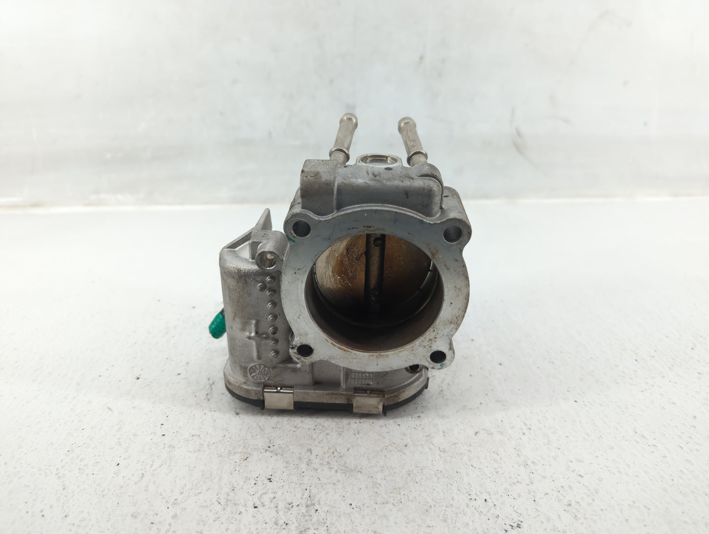 2015-2019 Hyundai Sonata Throttle Body P/N:35100-2G610 Fits Fits 2015 2016 2017 2018 2019 2020 2021 OEM Used Auto Parts - Oe