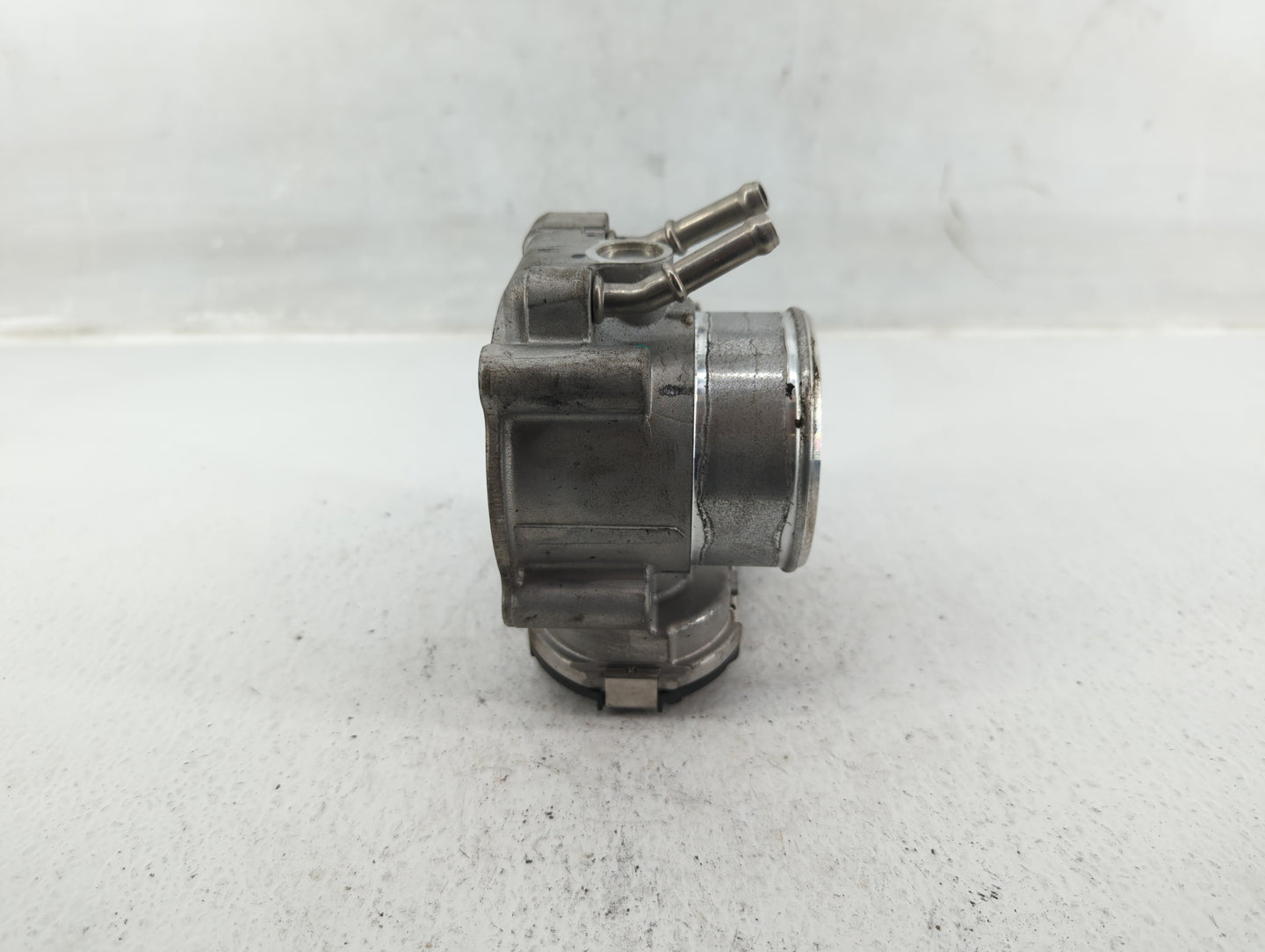2015-2019 Hyundai Sonata Throttle Body P/N:35100-2G610 Fits Fits 2015 2016 2017 2018 2019 2020 2021 OEM Used Auto Parts - Oe