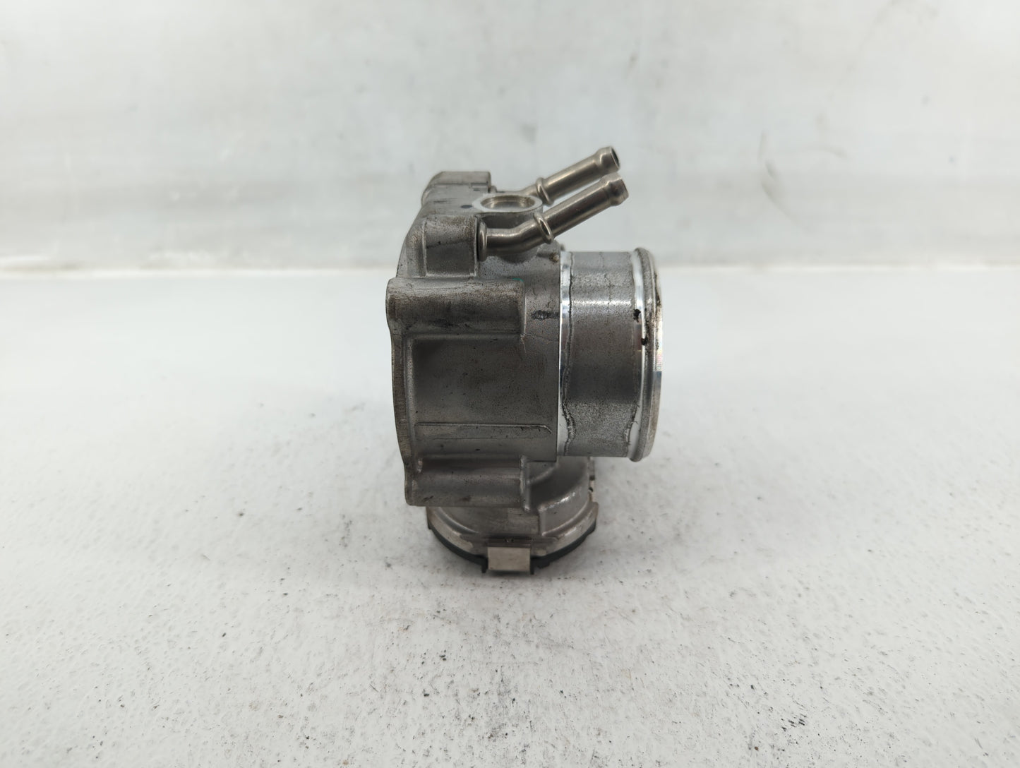 2015-2019 Hyundai Sonata Throttle Body P/N:35100-2G610 Fits Fits 2015 2016 2017 2018 2019 2020 2021 OEM Used Auto Parts - Oe