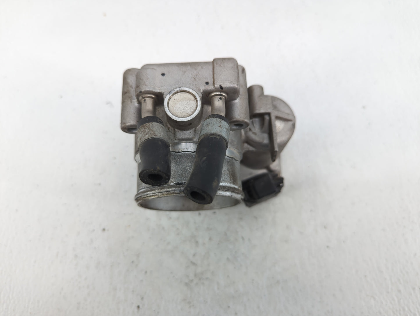 2015-2019 Hyundai Sonata Throttle Body P/N:35100-2G610 Fits Fits 2015 2016 2017 2018 2019 2020 2021 OEM Used Auto Parts - Oe