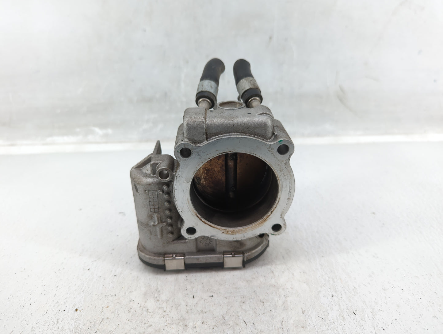 2015-2019 Hyundai Sonata Throttle Body P/N:35100-2G610 Fits Fits 2015 2016 2017 2018 2019 2020 2021 OEM Used Auto Parts - Oe