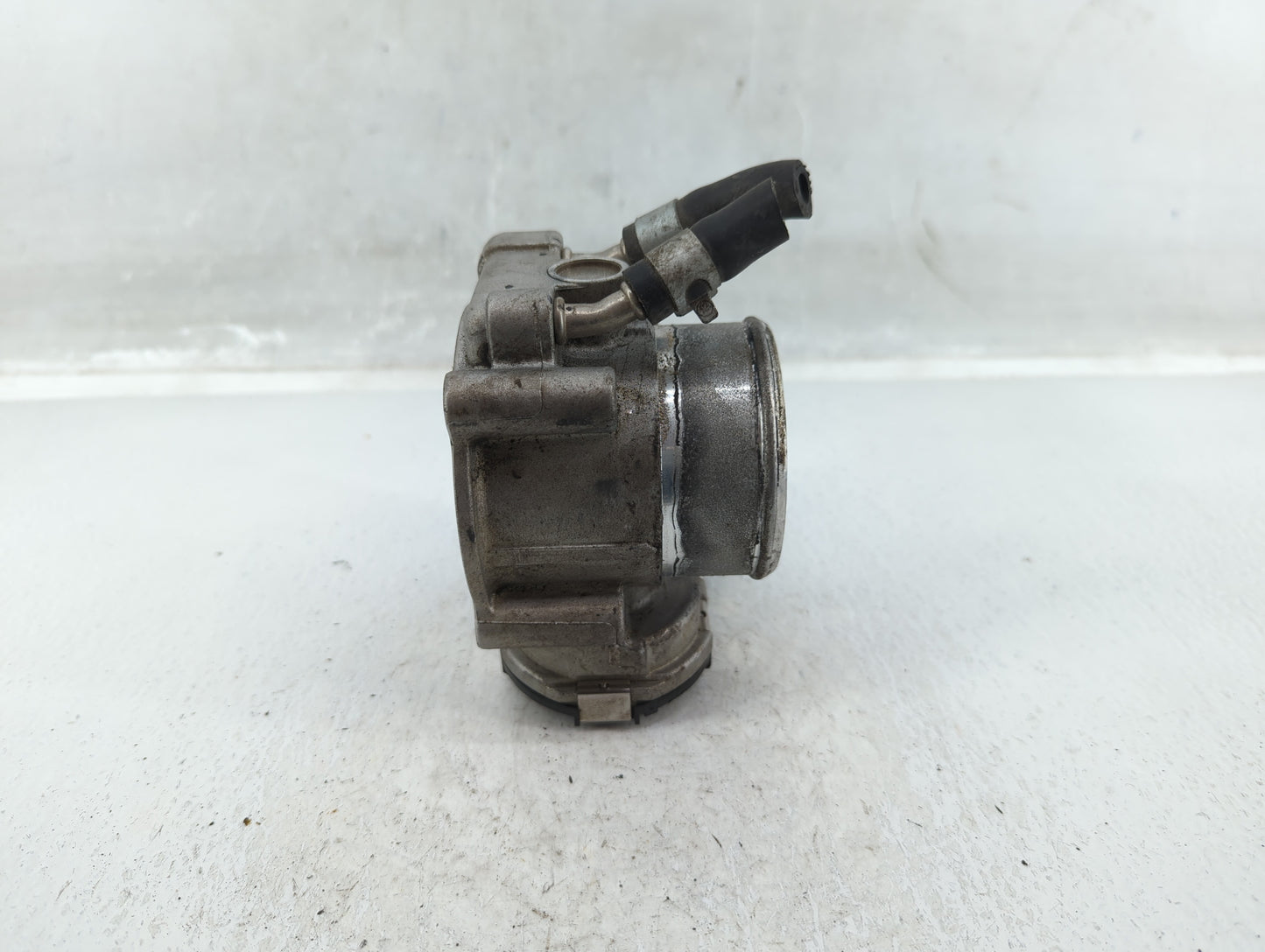 2015-2019 Hyundai Sonata Throttle Body P/N:35100-2G610 Fits Fits 2015 2016 2017 2018 2019 2020 2021 OEM Used Auto Parts - Oe
