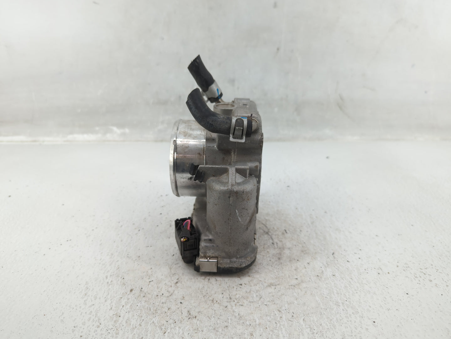 2015-2019 Hyundai Sonata Throttle Body P/N:35100-2G600 Fits Fits 2015 2016 2017 2018 2019 2020 2021 OEM Used Auto Parts - Oe