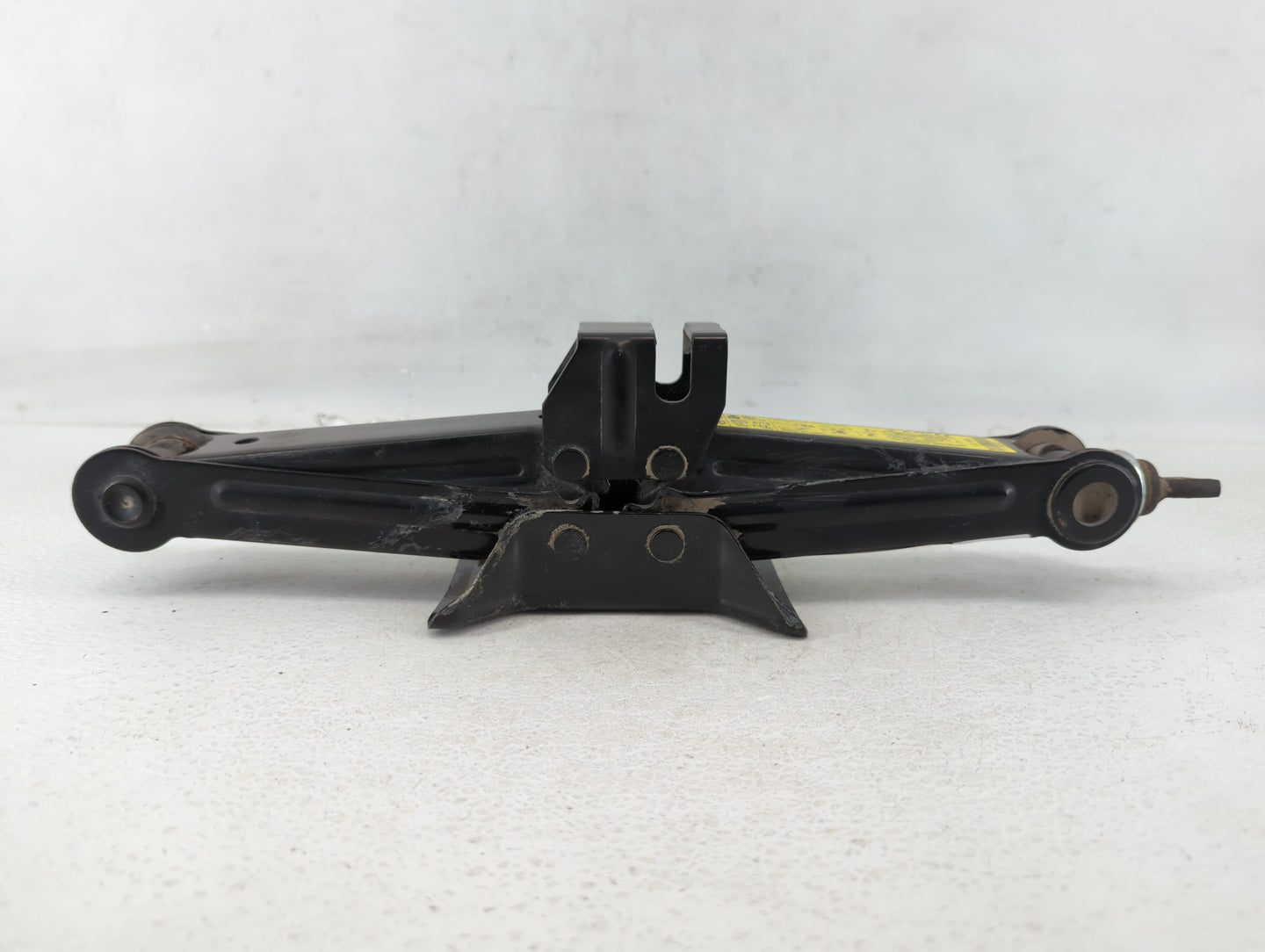 2019 Hyundai Sonata Spare Scissor Car Jack - Oemusedautoparts1.com