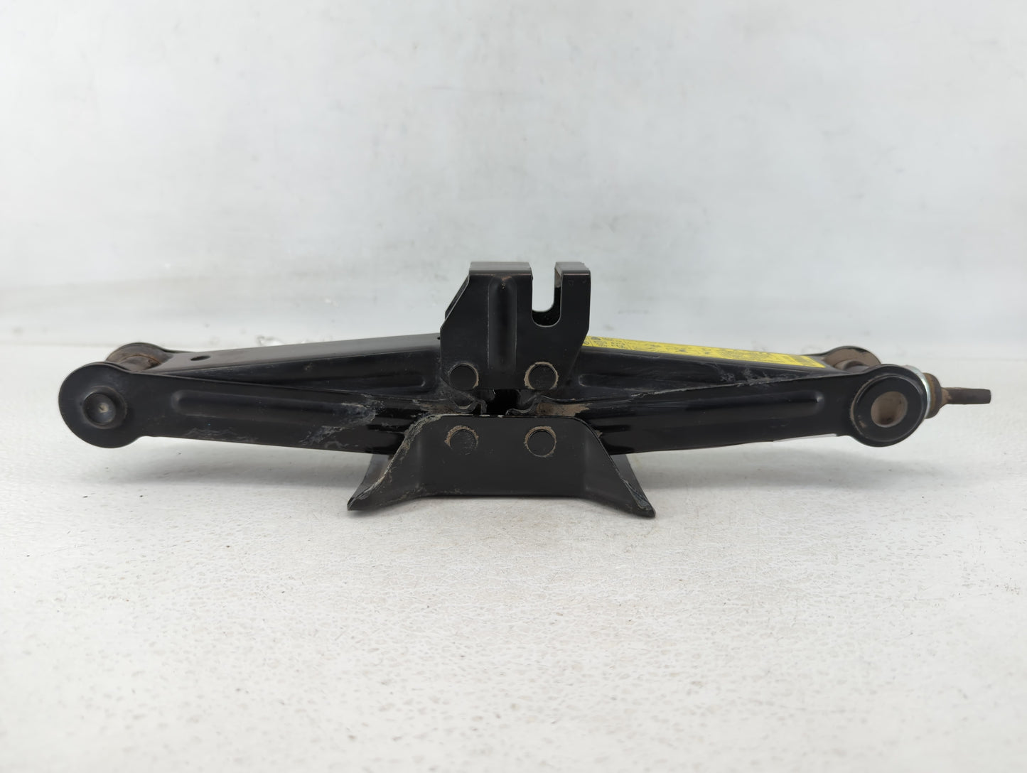 2019 Hyundai Sonata Spare Scissor Car Jack 595905 - Oemusedautoparts1.com