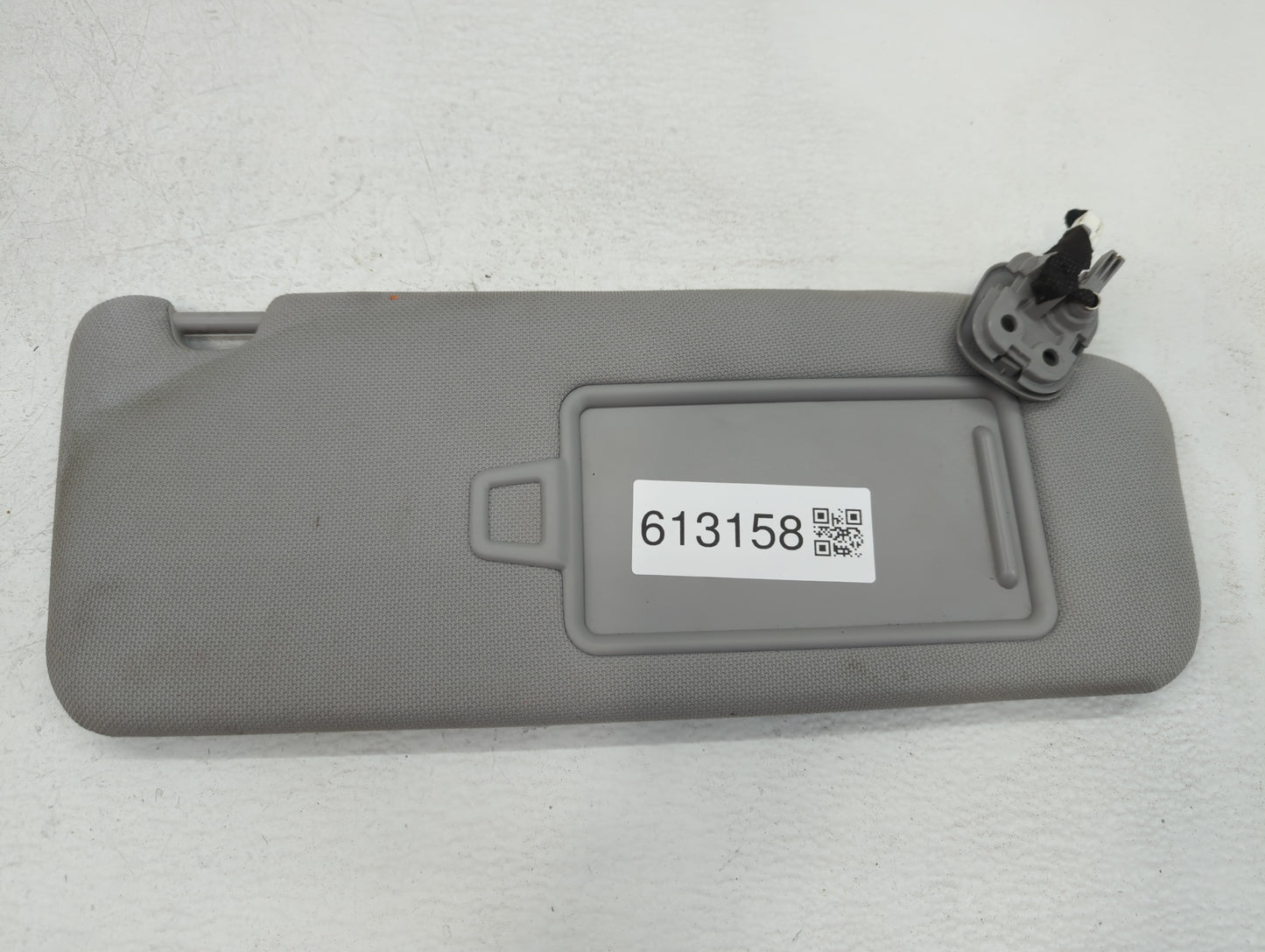 2015-2019 Hyundai Sonata Sun Visor Shade Replacement Passenger Right Mirror Fits Fits 2015 2016 2017 2018 2019 OEM Used Auto