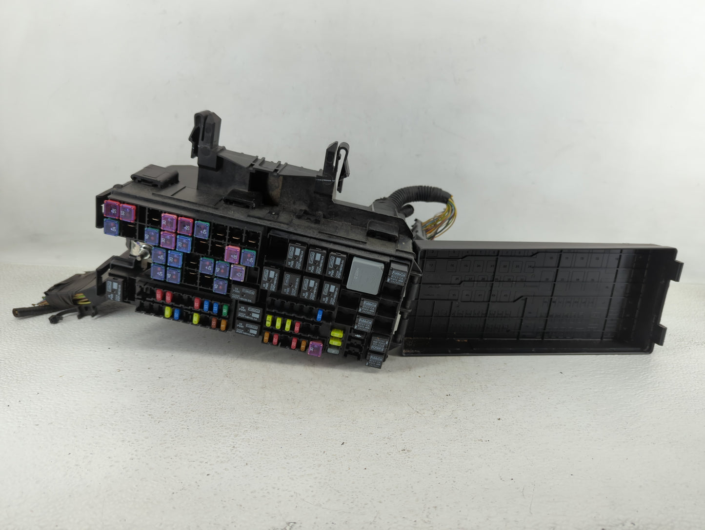2018-2019 Hyundai Sonata Fusebox Fuse Box Panel Relay Module P/N:BT4T-14A003-AA Fits Fits 2018 2019 OEM Used Auto Parts - Oe
