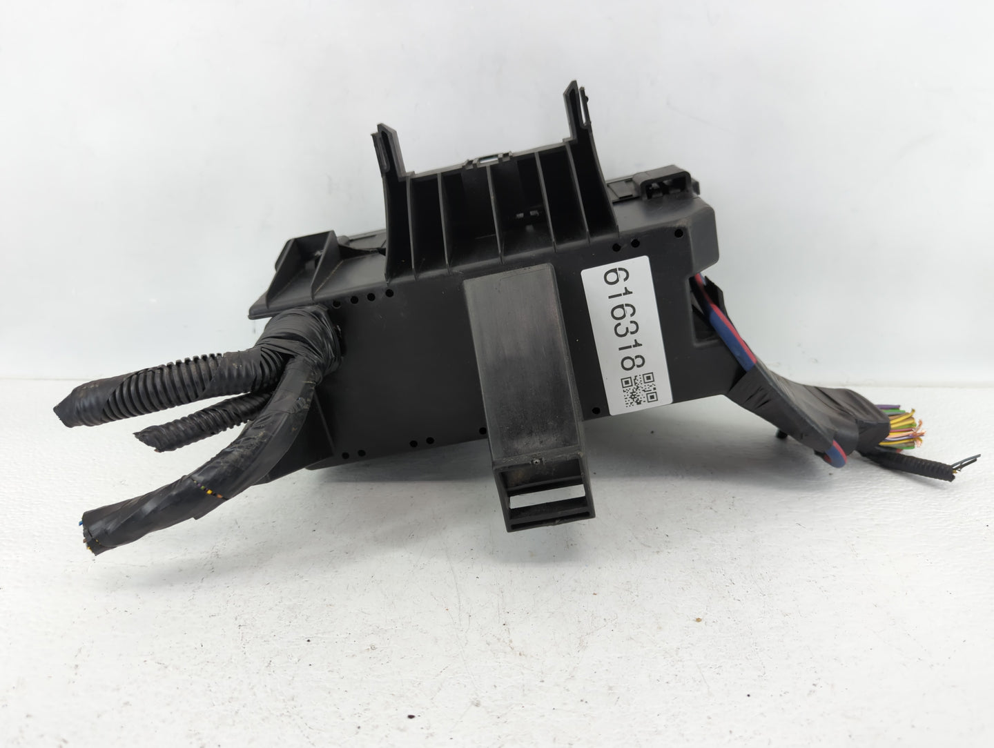 2018-2019 Hyundai Sonata Fusebox Fuse Box Panel Relay Module P/N:3B0AB0100 BT4T-14A003-AA Fits Fits 2018 2019 OEM Used Auto 