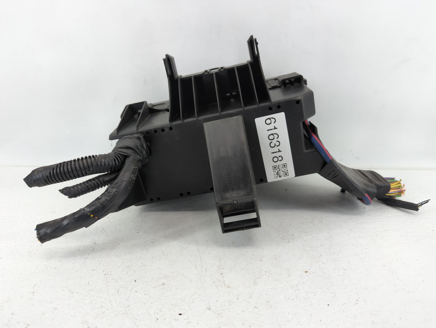 2018-2019 Hyundai Sonata Fusebox Fuse Box Panel Relay Module P/N:3B0AB0100 BT4T-14A003-AA Fits Fits 2018 2019 OEM Used Auto 