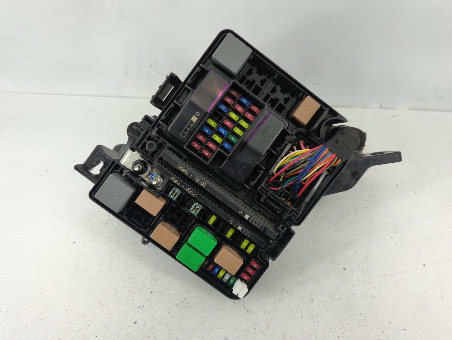 2018-2019 Hyundai Sonata Fusebox Fuse Box Panel Relay Module P/N:6423-0102-7-000 Fits Fits 2018 2019 OEM Used Auto Parts - O
