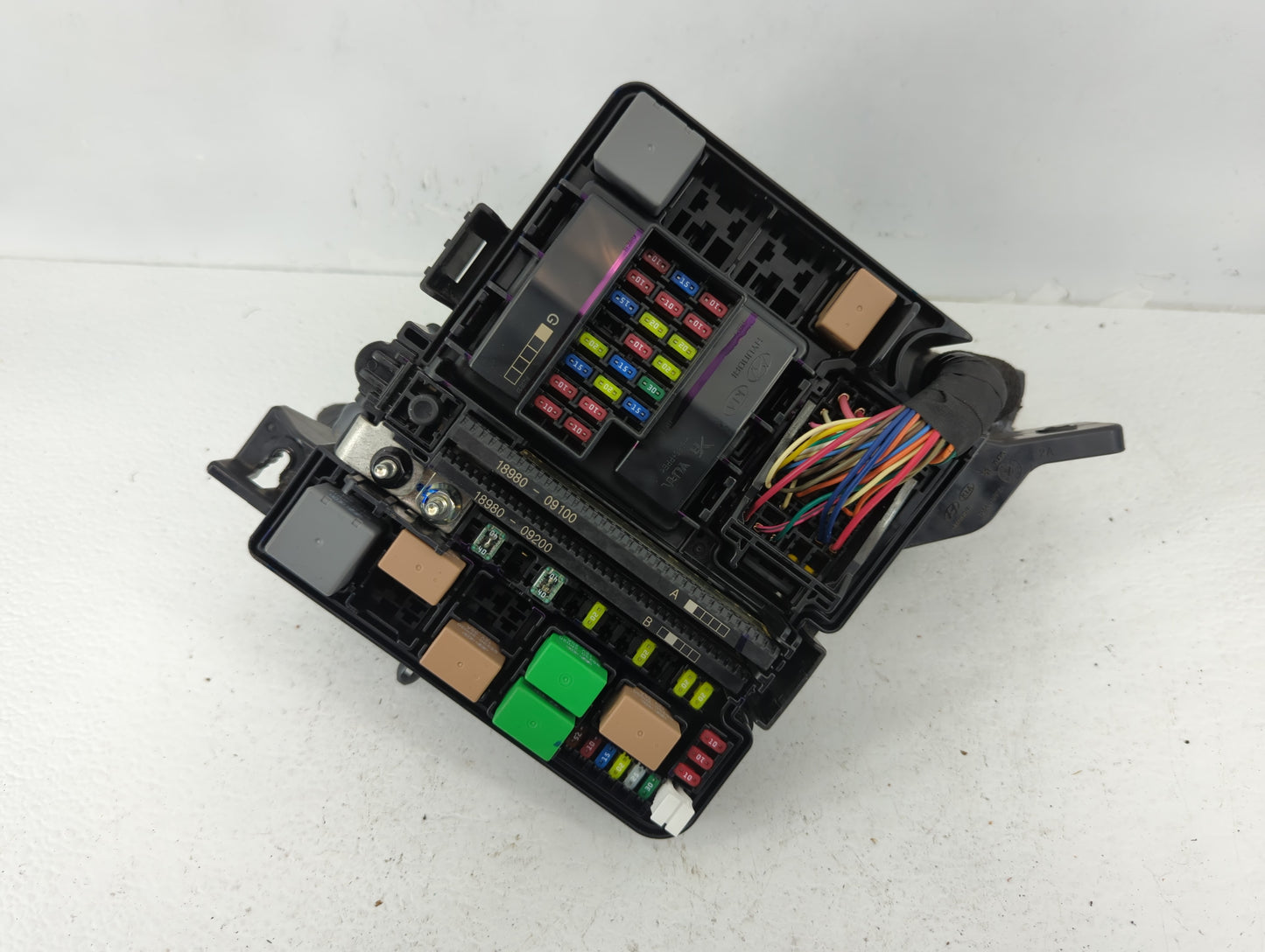 2018-2019 Hyundai Sonata Fusebox Fuse Box Panel Relay Module P/N:6423-0102-7-000 Fits Fits 2018 2019 OEM Used Auto Parts - O