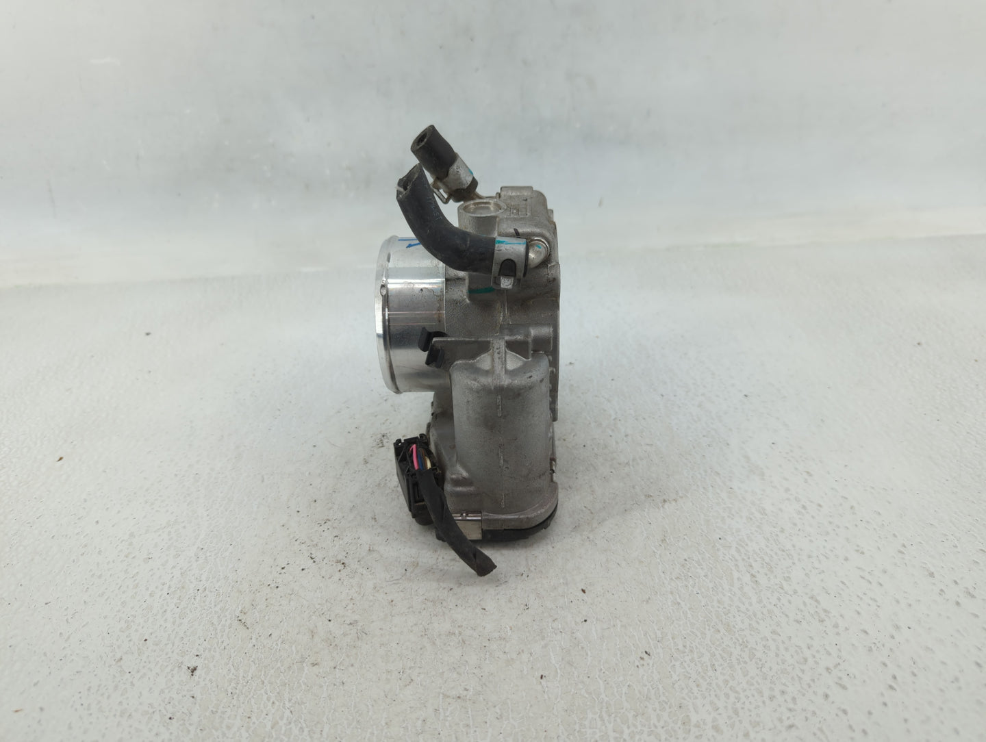 2015-2019 Hyundai Sonata Throttle Body P/N:35100-2G600 Fits Fits 2015 2016 2017 2018 2019 2020 2021 OEM Used Auto Parts - Oe