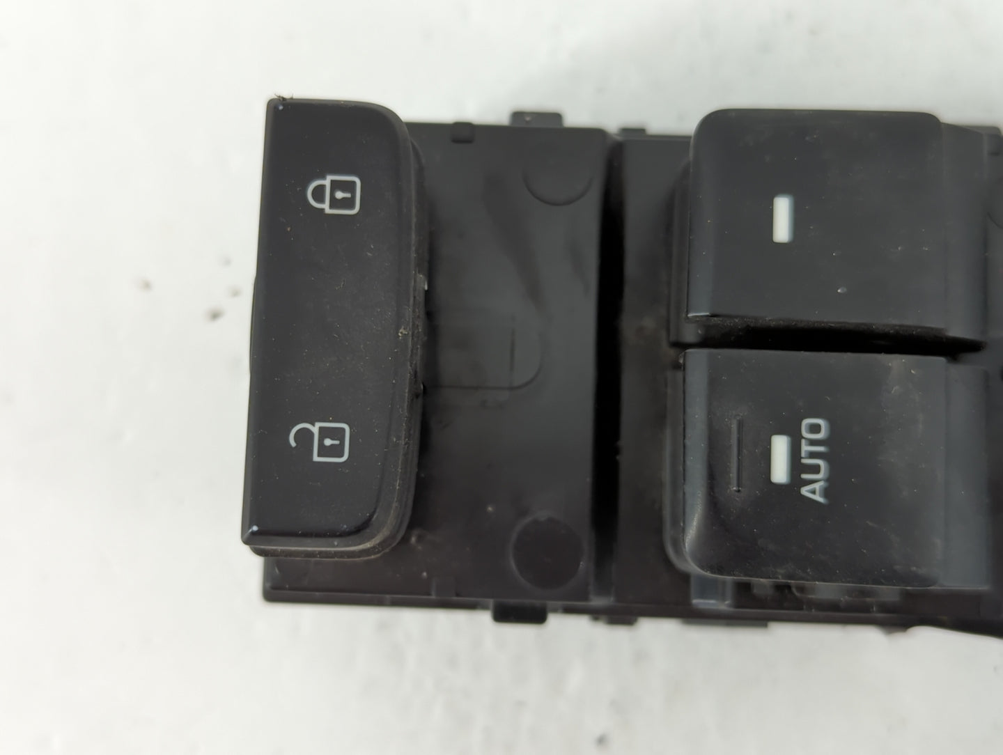 2015-2019 Hyundai Sonata Master Power Window Switch Replacement Driver Side Left P/N:93570-C1000 Fits OEM Used Auto Parts - 
