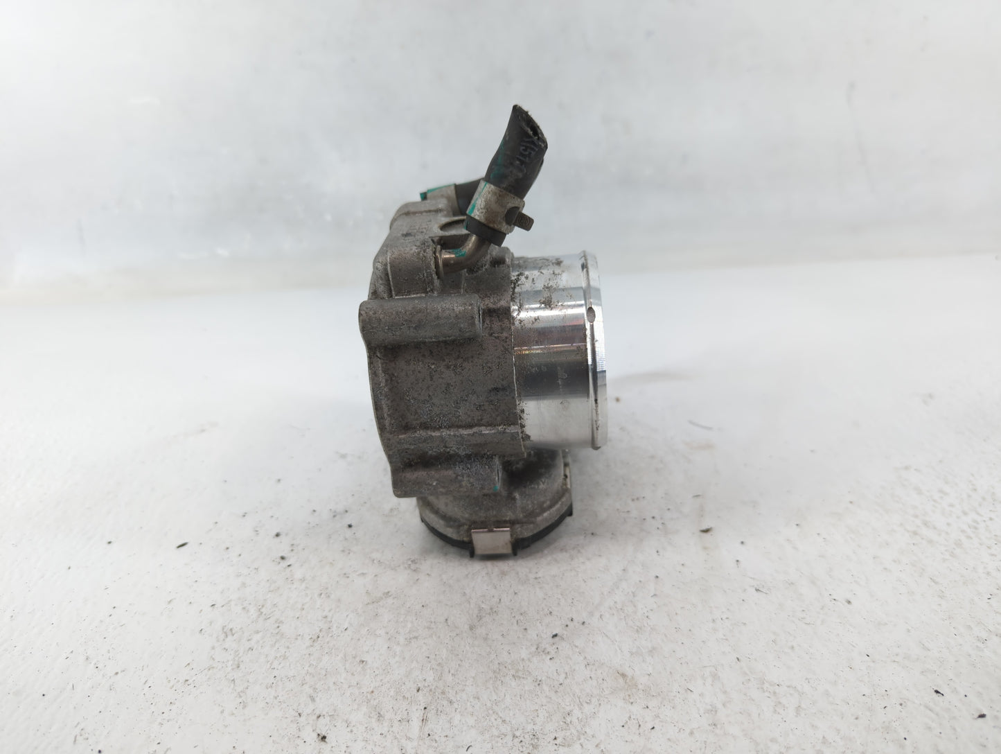 2015-2019 Hyundai Sonata Throttle Body P/N:35100-2G600 Fits Fits 2015 2016 2017 2018 2019 2020 2021 OEM Used Auto Parts - Oe