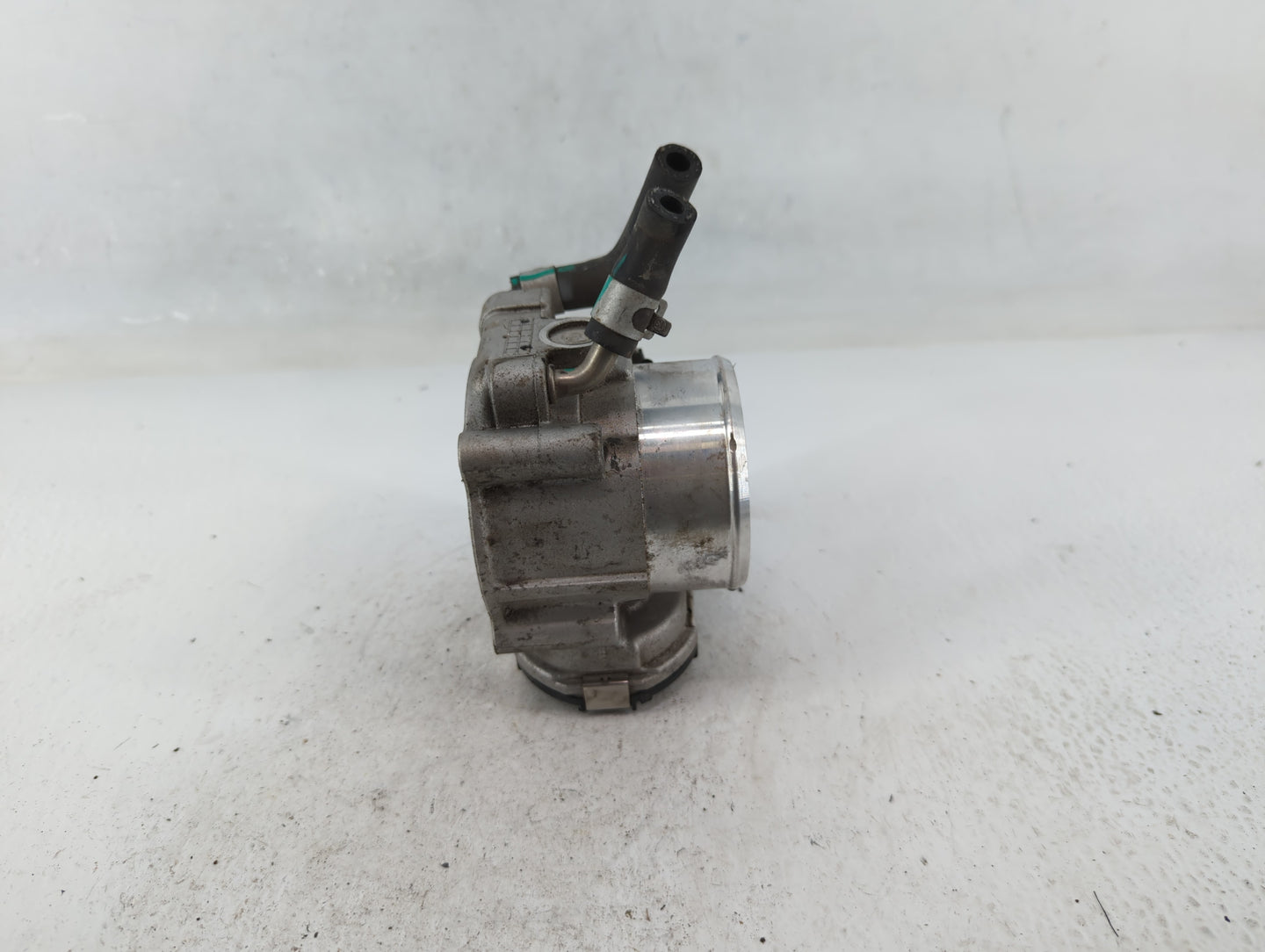 2015-2019 Hyundai Sonata Throttle Body P/N:35100-2G600 Fits Fits 2015 2016 2017 2018 2019 2020 2021 OEM Used Auto Parts - Oe