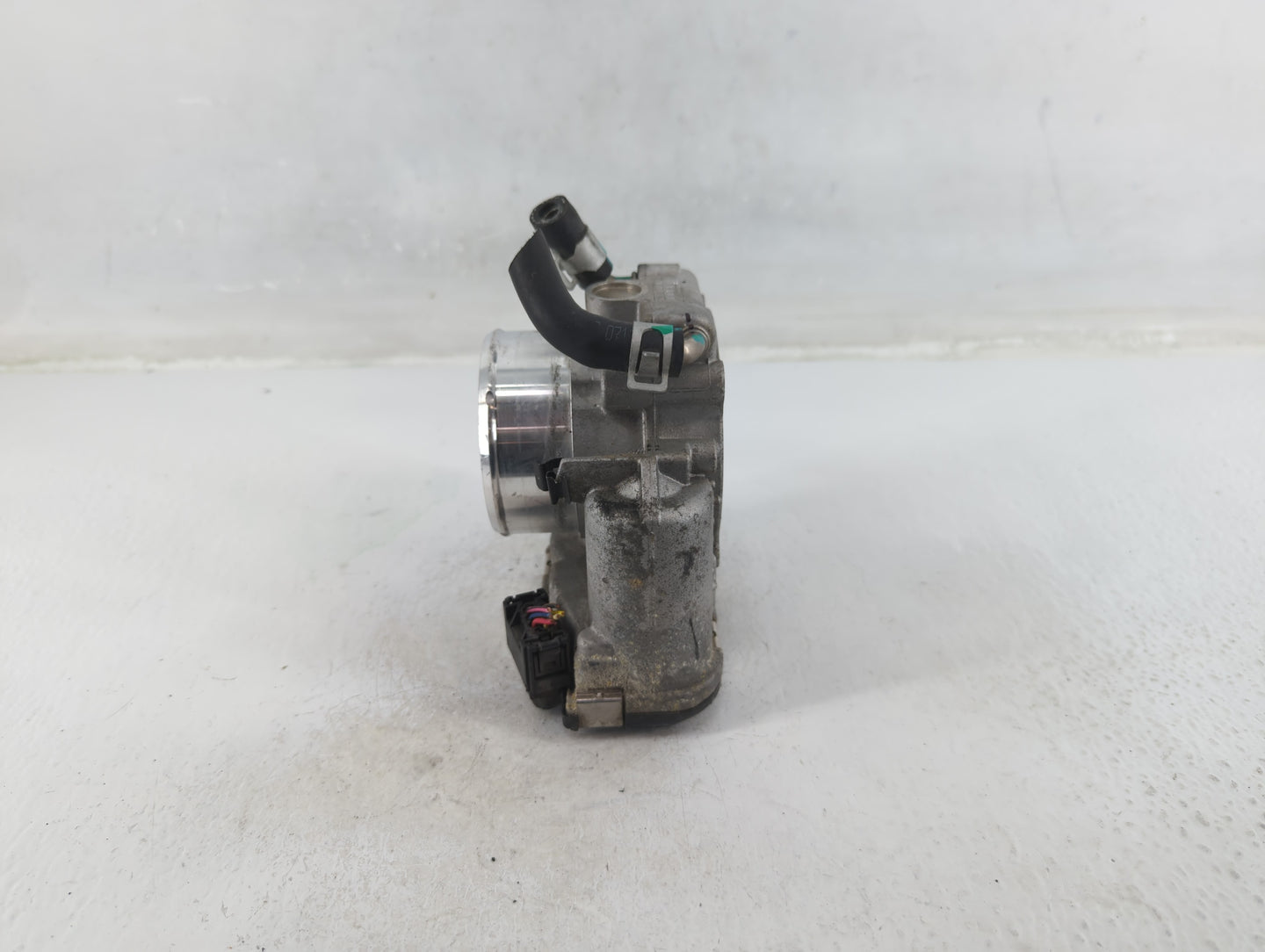 2015-2019 Hyundai Sonata Throttle Body P/N:35100-2G600 Fits Fits 2015 2016 2017 2018 2019 2020 2021 OEM Used Auto Parts - Oe