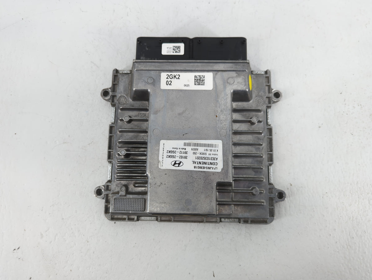 2018-2019 Hyundai Sonata PCM Engine Control Computer ECU ECM PCU OEM P/N:39102-2GGK2 Fits 2018 2019 OEM Used Auto Parts - Oe