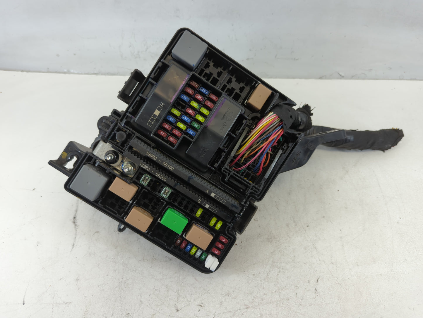 2018-2019 Hyundai Sonata Fusebox Fuse Box Panel Relay Module P/N:91951-C2850 Fits Fits 2018 2019 OEM Used Auto Parts - Oemus