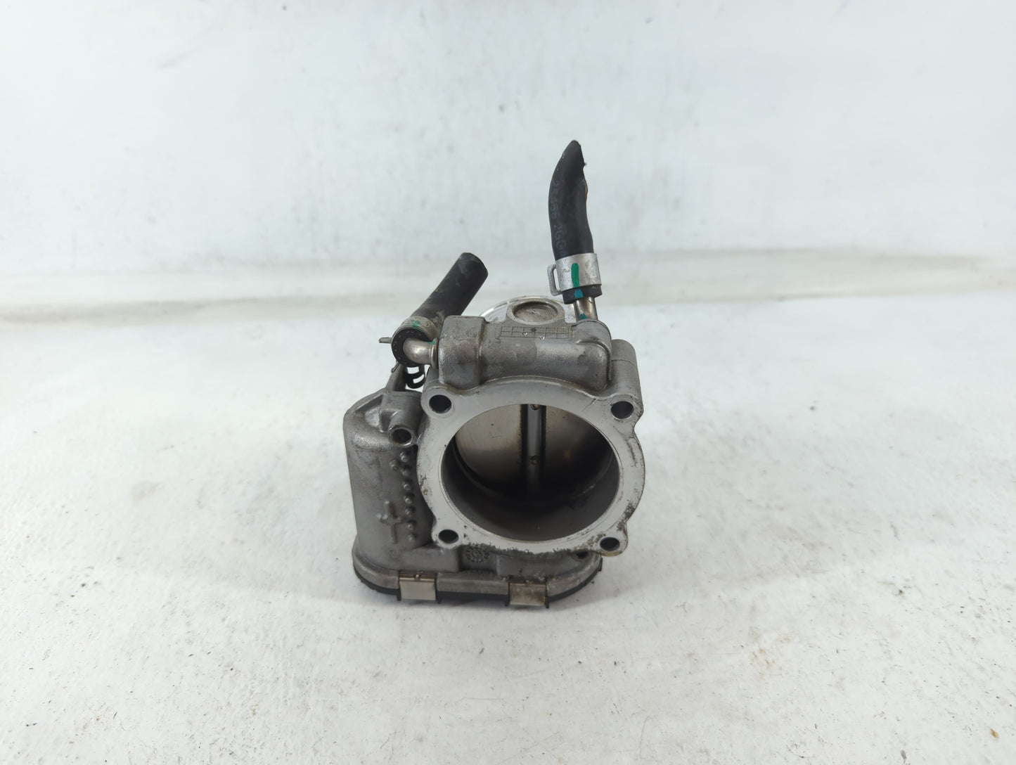 2015-2019 Hyundai Sonata Throttle Body P/N:35100-2G600 Fits Fits 2015 2016 2017 2018 2019 2020 2021 OEM Used Auto Parts - Oe