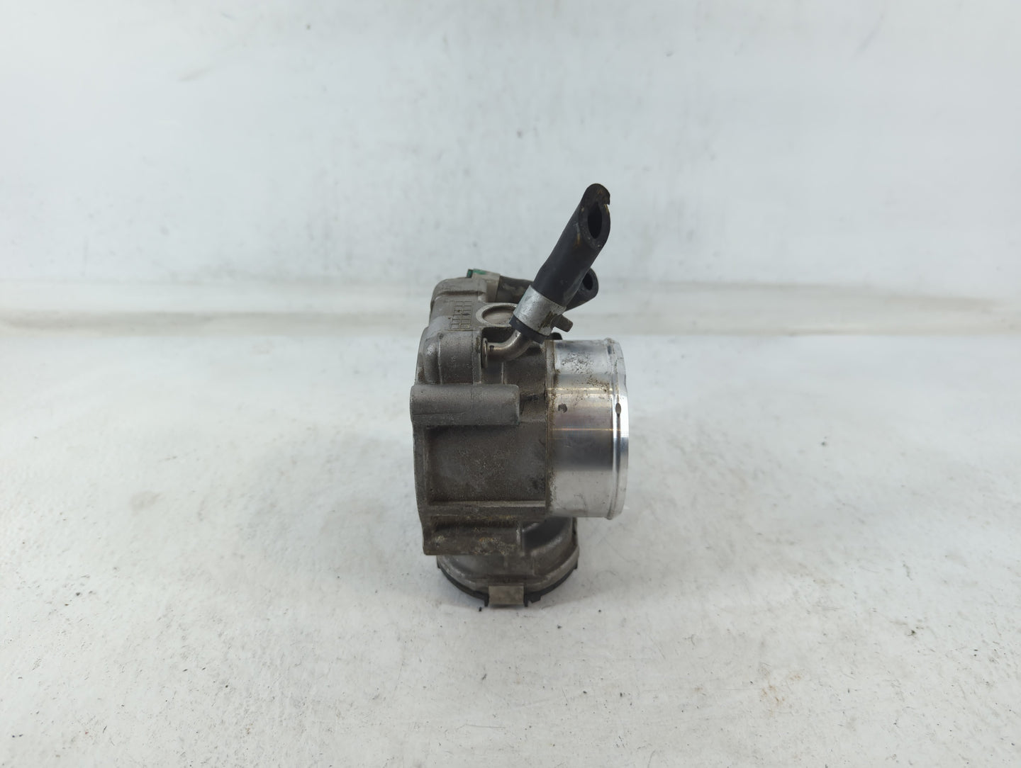 2015-2019 Hyundai Sonata Throttle Body P/N:35100-2G600 Fits Fits 2015 2016 2017 2018 2019 2020 2021 OEM Used Auto Parts - Oe