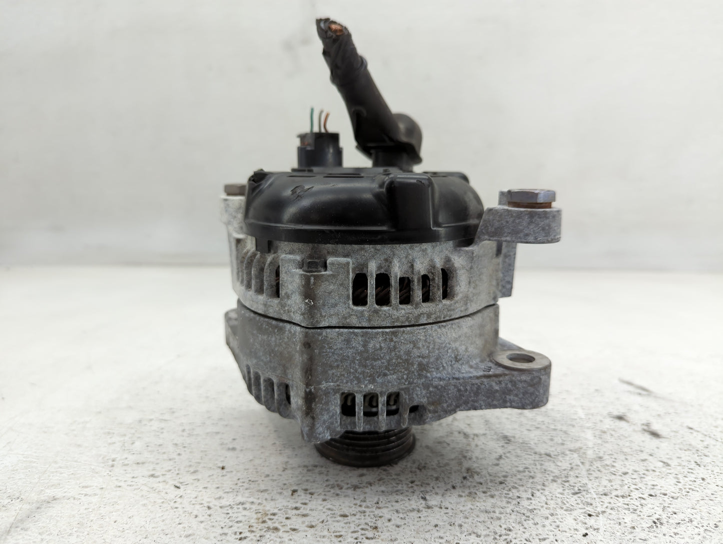 2015-2019 Hyundai Sonata Alternator Replacement Generator Charging Assembly Engine OEM P/N:37300-2G061 Fits OEM Used Auto Pa