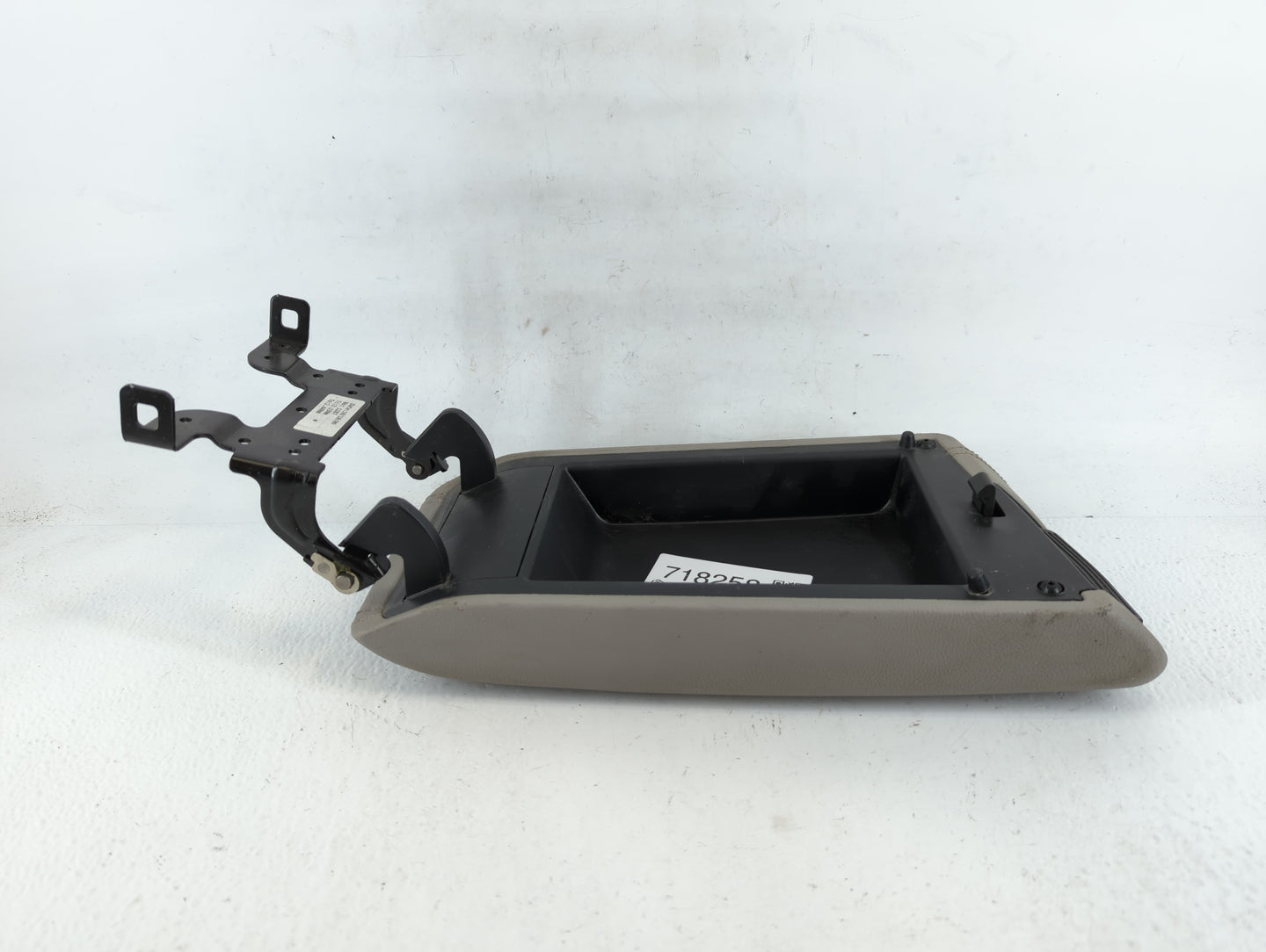 2019 Hyundai Sonata Center Console Armrest Cover Lid Fits OEM Used Auto Parts - Oemusedautoparts1.com