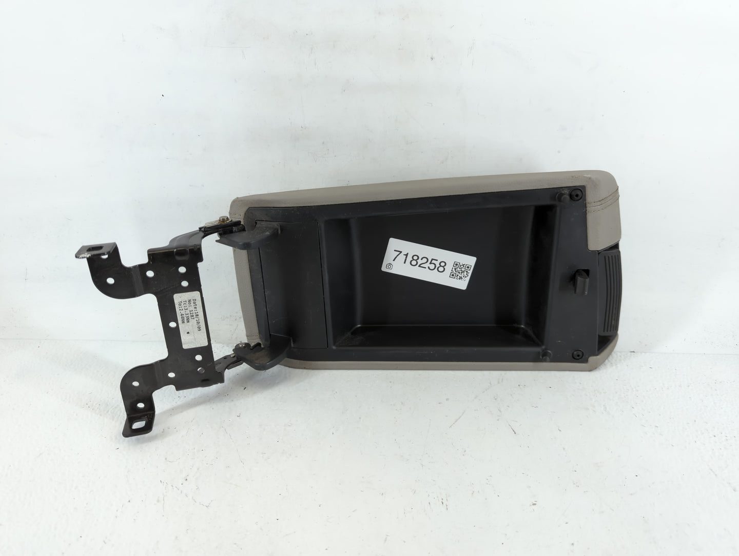 2019 Hyundai Sonata Center Console Armrest Cover Lid Fits OEM Used Auto Parts - Oemusedautoparts1.com