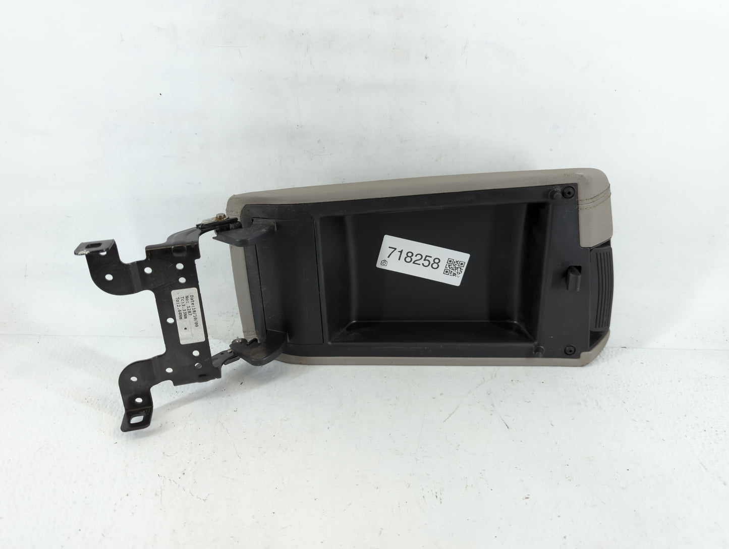 2019 Hyundai Sonata Center Console Armrest Cover Lid Fits OEM Used Auto Parts - Oemusedautoparts1.com