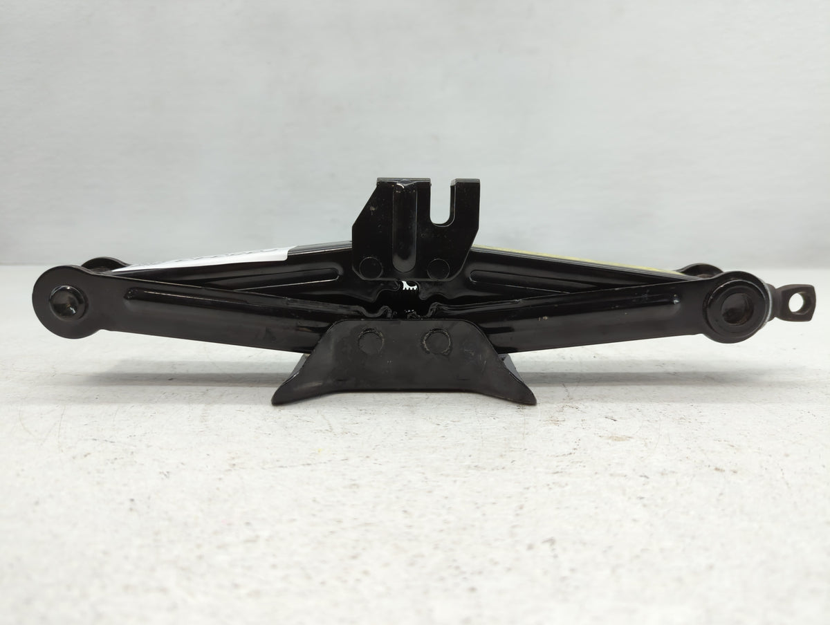 2019 Hyundai Sonata Spare Scissor Car Jack 735343 - Oemusedautoparts1.com