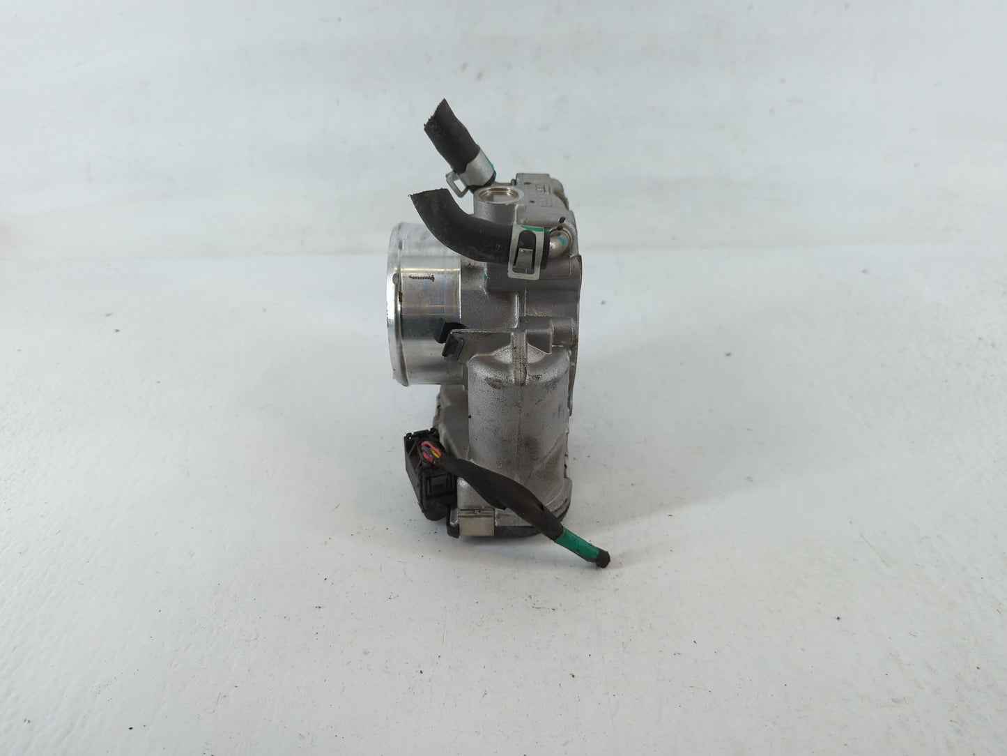 2015-2019 Hyundai Sonata Throttle Body P/N:35100-2G600 Fits Fits 2015 2016 2017 2018 2019 2020 2021 OEM Used Auto Parts - Oe
