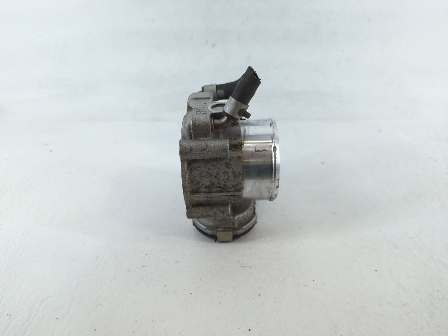 2015-2019 Hyundai Sonata Throttle Body P/N:35100-2G600 Fits Fits 2015 2016 2017 2018 2019 2020 2021 OEM Used Auto Parts - Oe