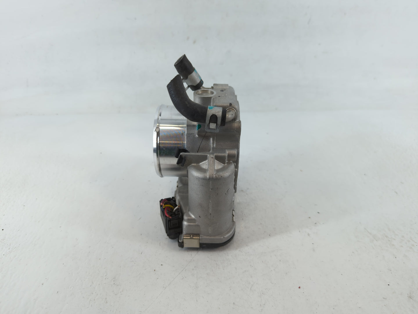 2016-2017 Hyundai Sonata Throttle Body P/N:35100-2G600 Fits Fits 2016 2017 2018 2019 2020 OEM Used Auto Parts - Oemusedautop