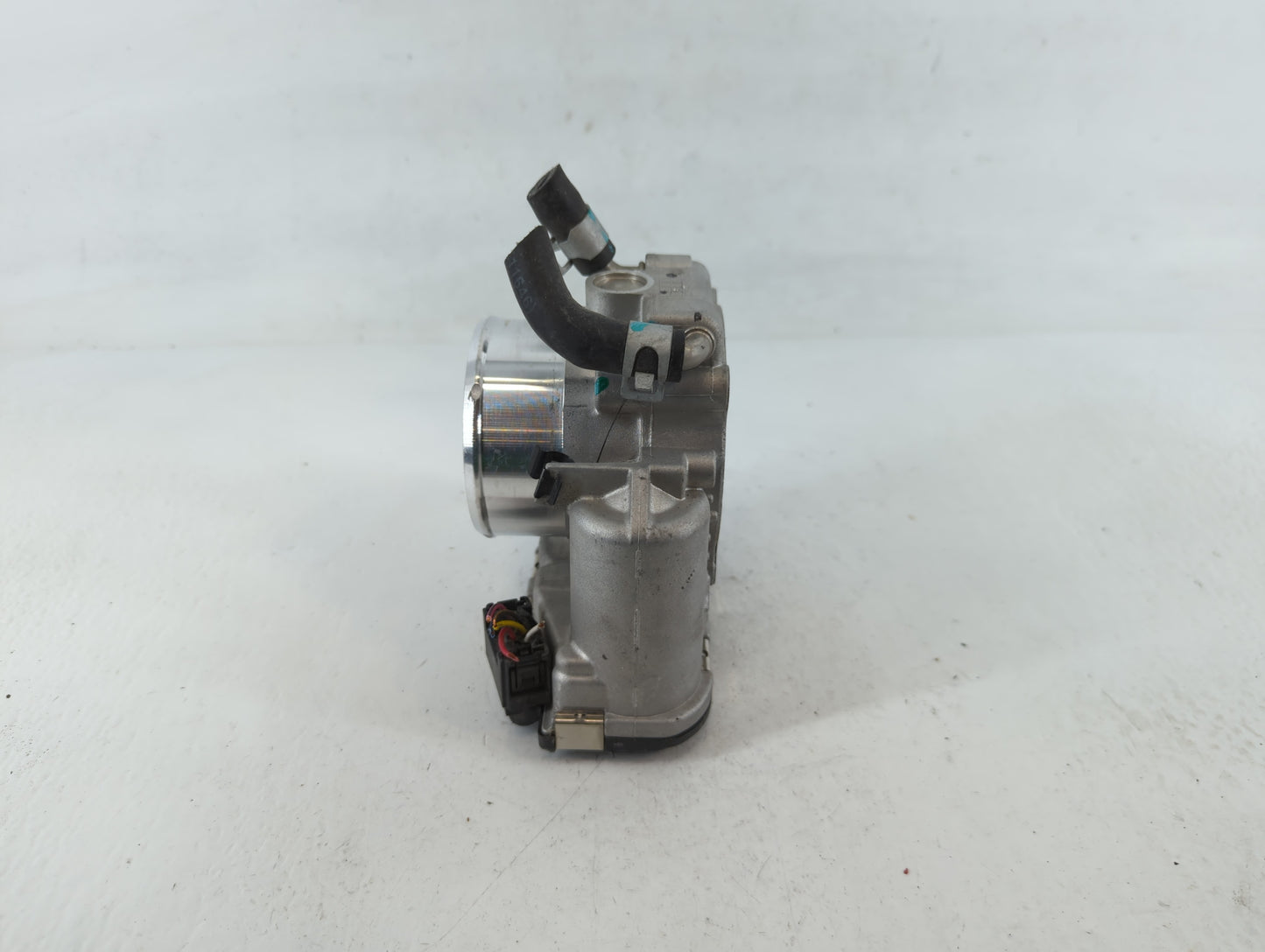 2016-2017 Hyundai Sonata Throttle Body P/N:35100-2G600 Fits Fits 2016 2017 2018 2019 2020 OEM Used Auto Parts - Oemusedautop