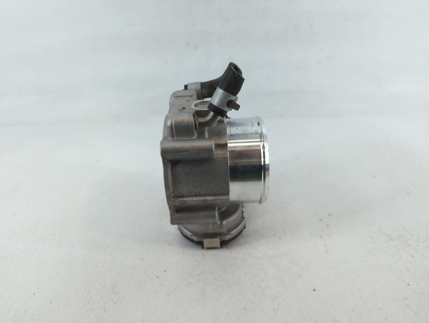 2016-2017 Hyundai Sonata Throttle Body P/N:35100-2G600 Fits Fits 2016 2017 2018 2019 2020 OEM Used Auto Parts - Oemusedautop