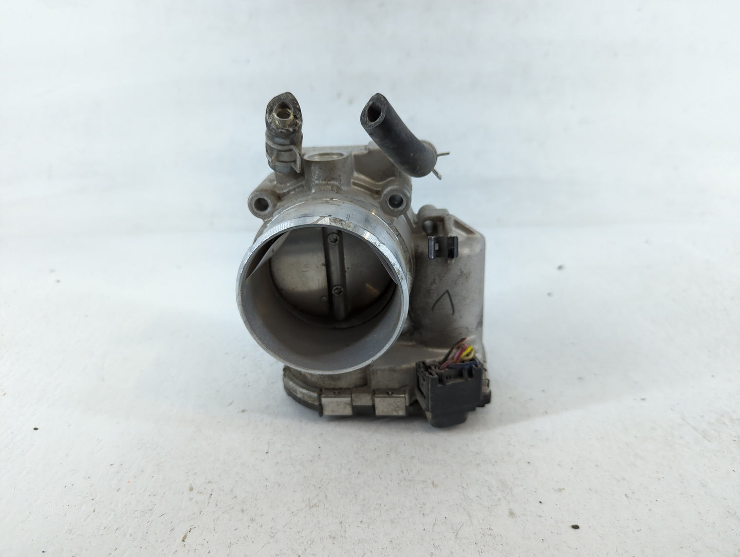 2015-2019 Hyundai Sonata Throttle Body P/N:35100-2G600 Fits Fits 2015 2016 2017 2018 2019 2020 2021 OEM Used Auto Parts - Oe