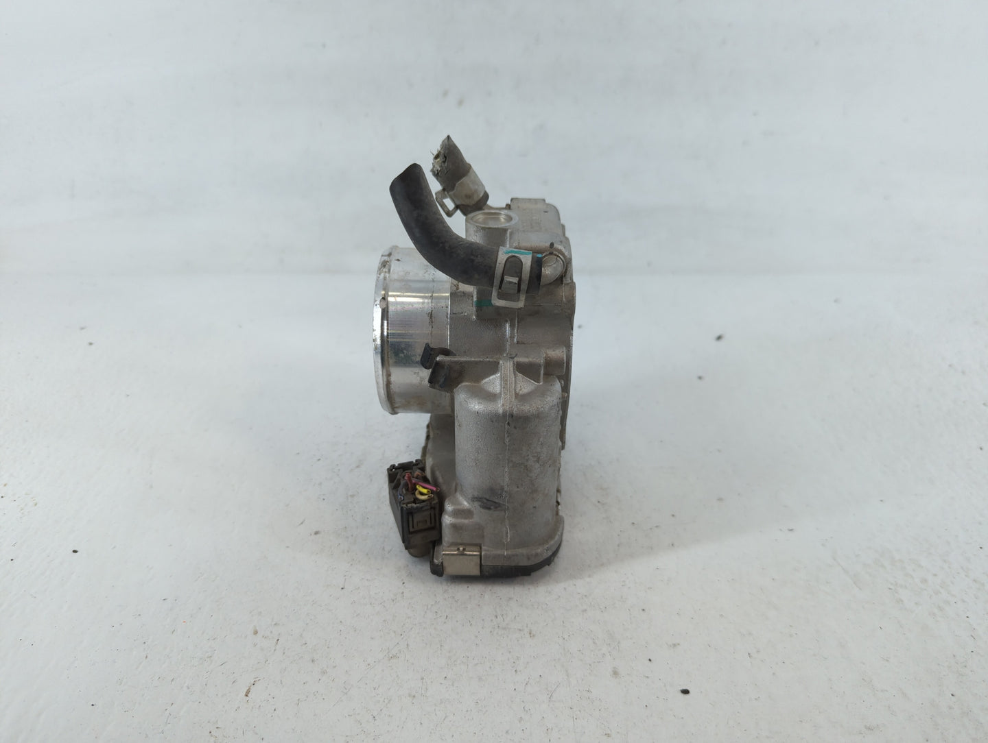 2015-2019 Hyundai Sonata Throttle Body P/N:35100-2G600 Fits Fits 2015 2016 2017 2018 2019 2020 2021 OEM Used Auto Parts - Oe