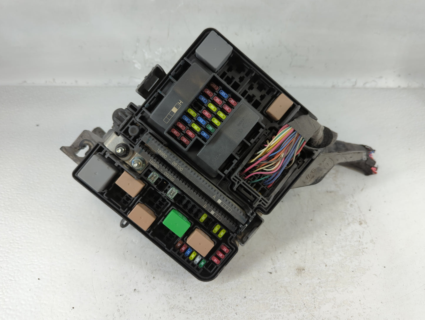2018-2019 Hyundai Sonata Fusebox Fuse Box Panel Relay Module P/N:91951-C2850 Fits Fits 2018 2019 OEM Used Auto Parts - Oemus