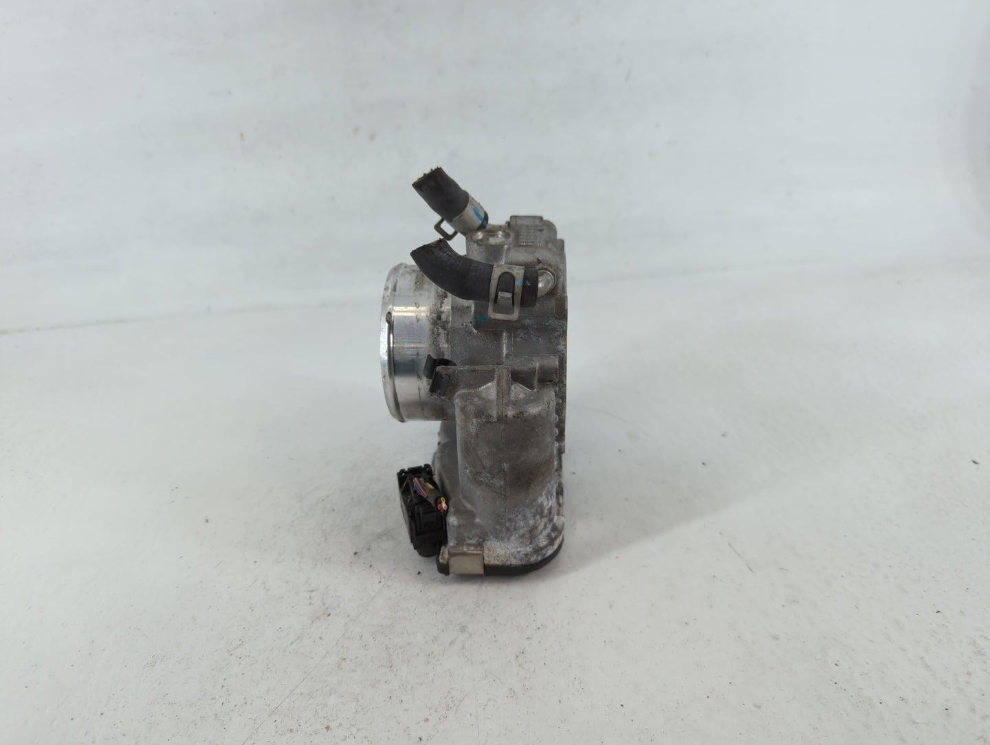 2015-2019 Hyundai Sonata Throttle Body P/N:35100-2G600 Fits Fits 2015 2016 2017 2018 2019 2020 2021 OEM Used Auto Parts - Oe