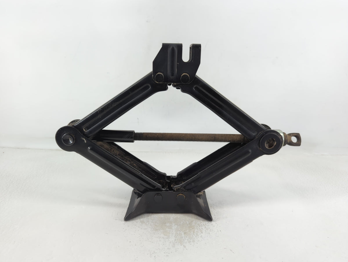 2019 Hyundai Sonata Spare Scissor Car Jack 748756 - Oemusedautoparts1.com