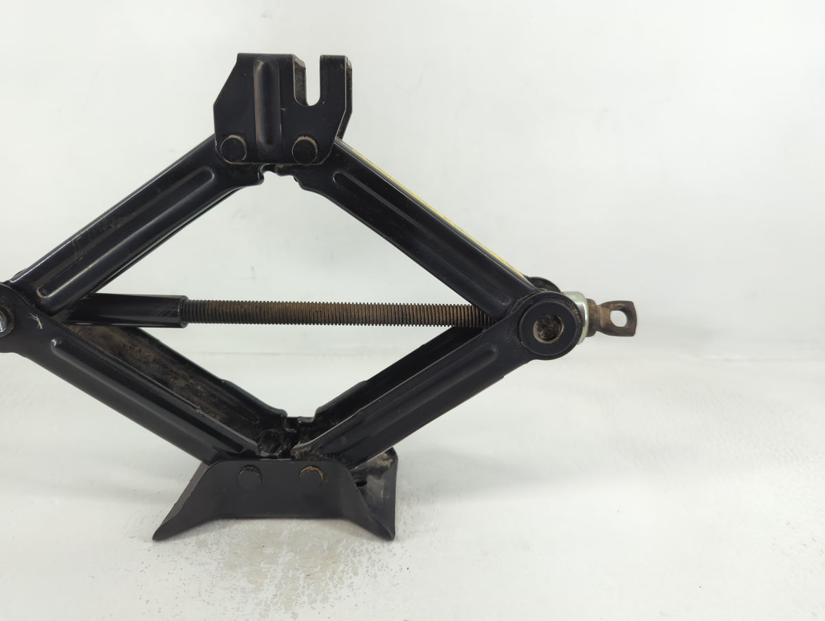2019 Hyundai Sonata Spare Scissor Car Jack 748756 - Oemusedautoparts1.com