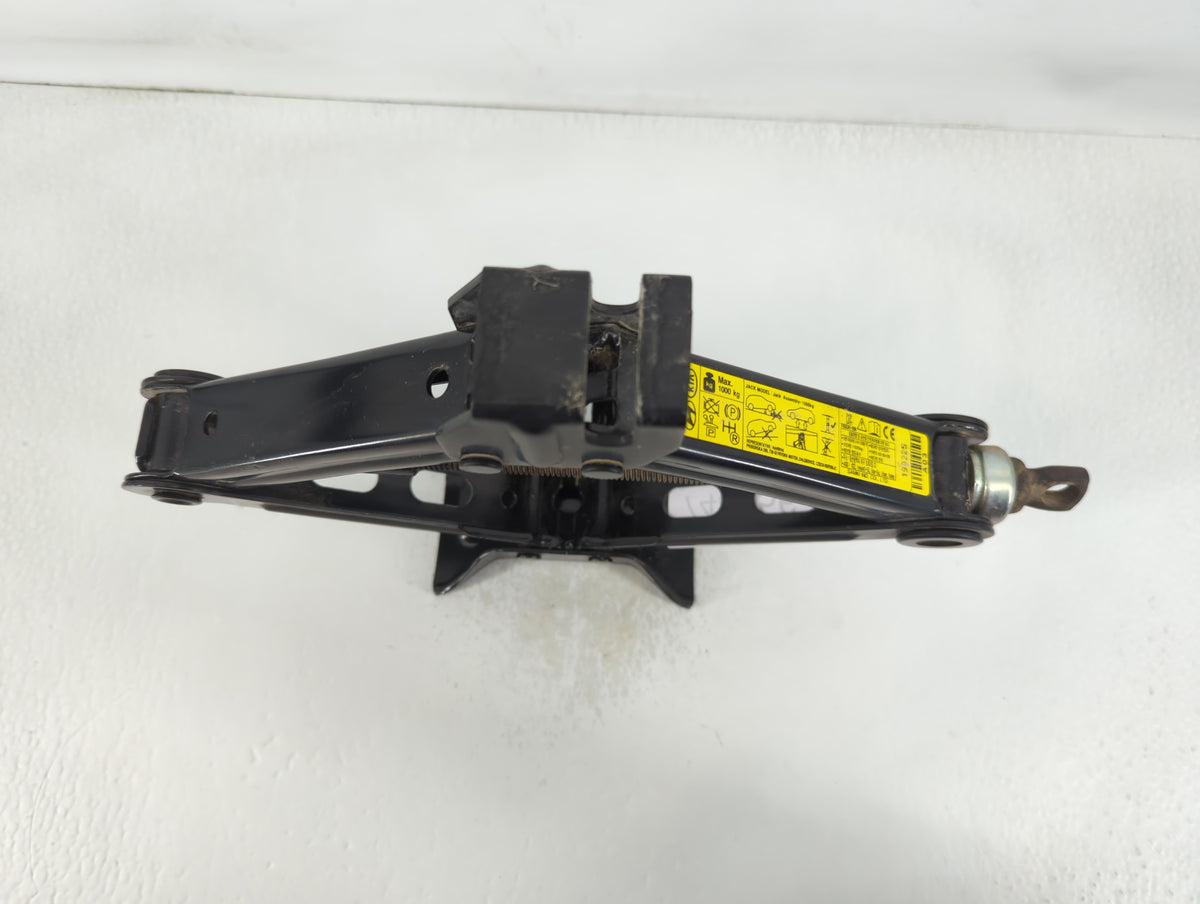 2019 Hyundai Sonata Spare Scissor Car Jack 748756 - Oemusedautoparts1.com
