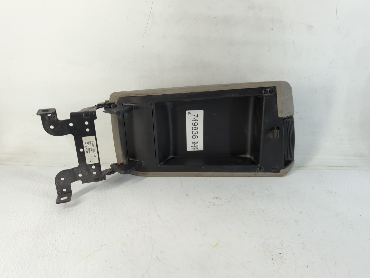 2019 Hyundai Sonata Center Console Armrest Cover Lid Fits OEM Used Auto Parts - Oemusedautoparts1.com