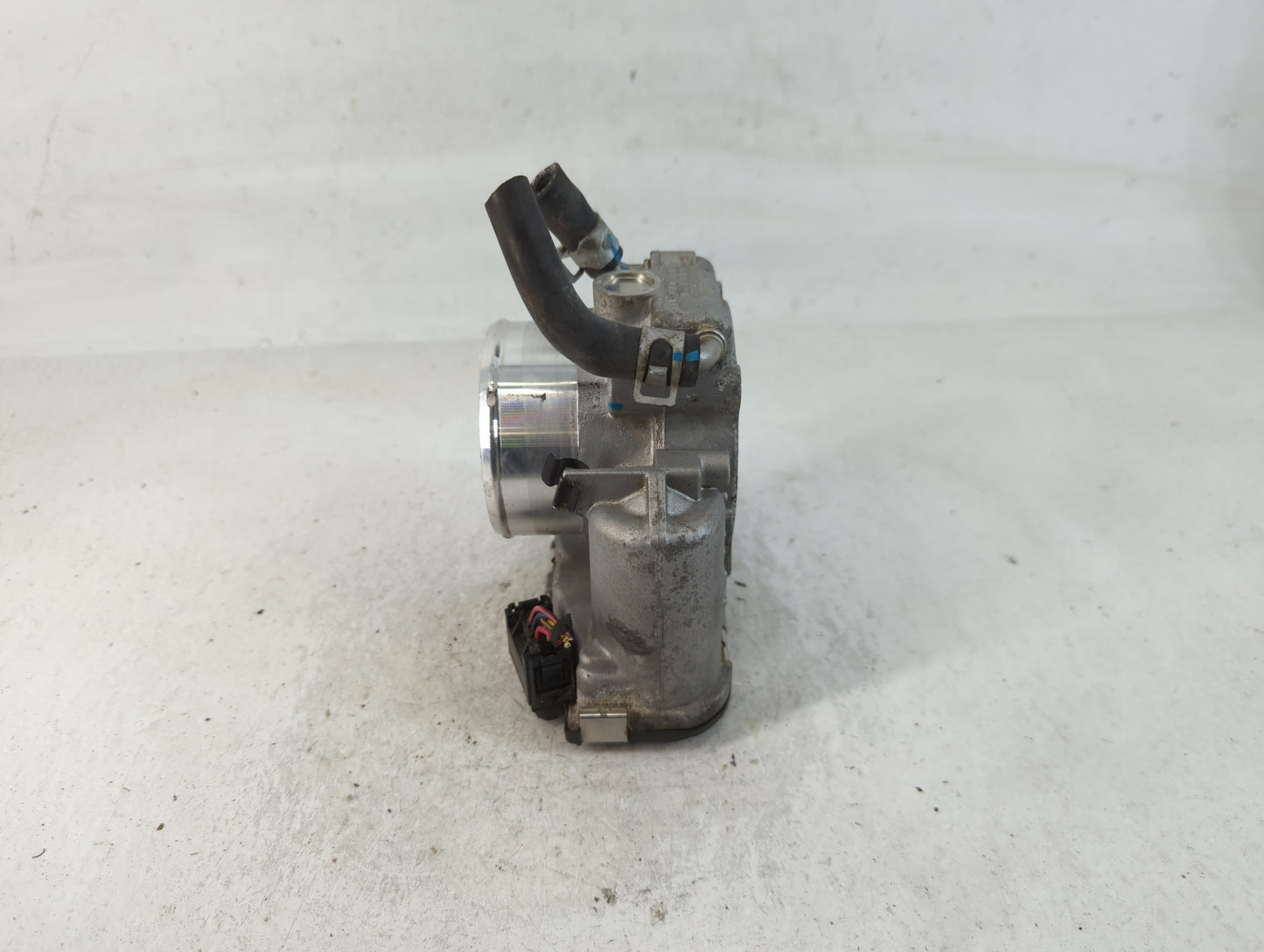 2015-2019 Hyundai Sonata Throttle Body P/N:35100-2G600 Fits Fits 2015 2016 2017 2018 2019 2020 2021 OEM Used Auto Parts - Oe