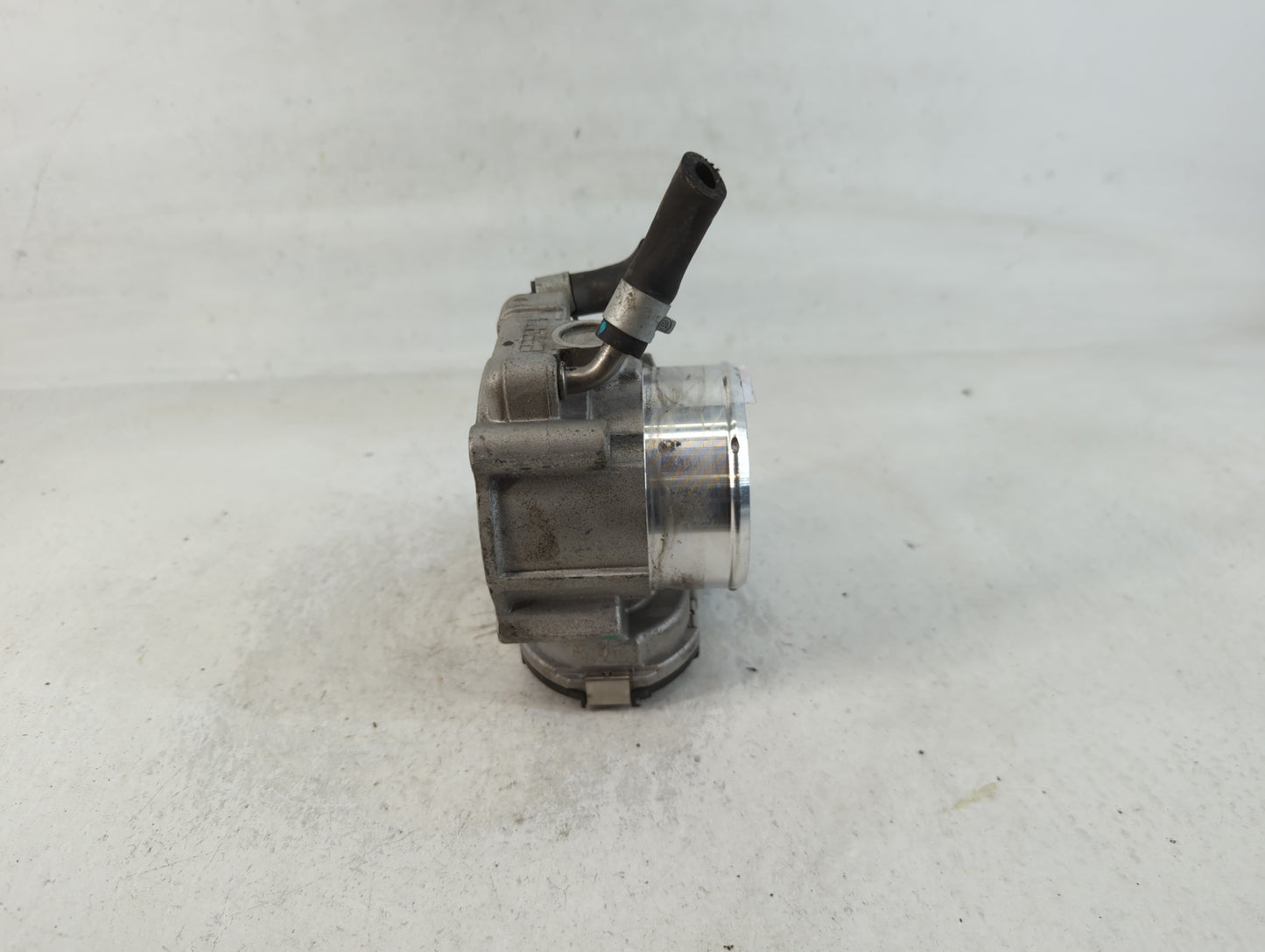 2015-2019 Hyundai Sonata Throttle Body P/N:35100-2G600 Fits Fits 2015 2016 2017 2018 2019 2020 2021 OEM Used Auto Parts - Oe